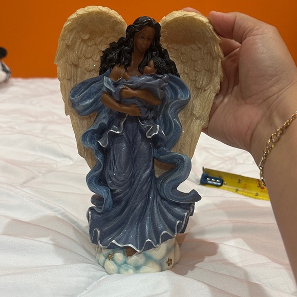 Angel Figurine with Blue and Cream Robe - Picture 7 of 7